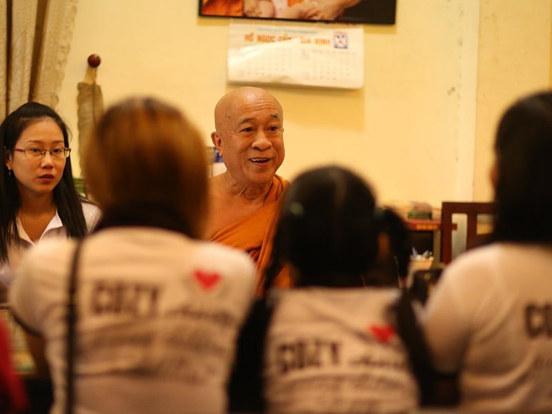 COZY tổ chức chương trình từ thiện tại Chùa Kỳ Quang 2